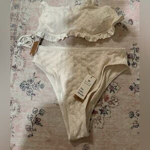 NWT Billabong The Salty Blonde White Eyelet Strapless Bikini Size Large